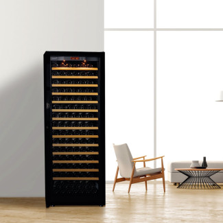 Discover the wine cabinets of the Pure collection