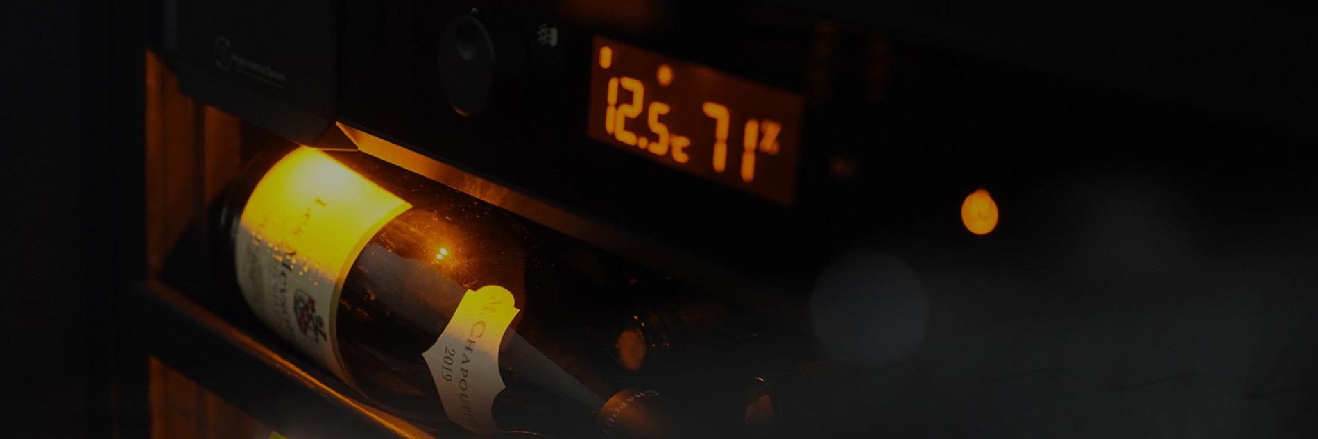 Vieillissement du vin - atteindre la température parfaite de 12°C et l'hygrométrie idéale à 70% à l'intérieur de la cave a vin.