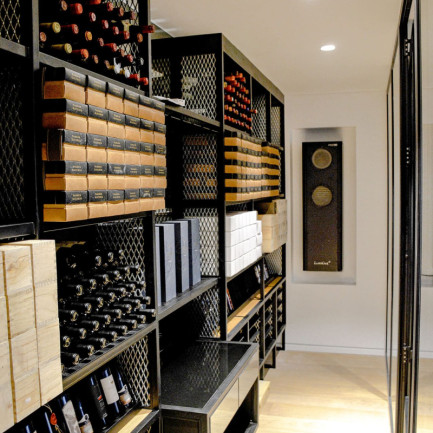 Wine cellar air conditioner to recreate optimal storage conditions in a wine room – Inoa EuroCave