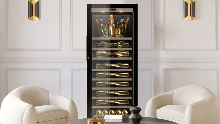 Der Champagner-Servierschrank bietet die idealen Bedingungen, um Ihre Champagner-Flaschen auf die perfekte Serviertemperatur zu temperieren und Ihre kostbarsten Flaschen zu präsentieren.