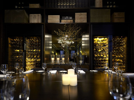 design-restaurant-wine-showcase-professional-display-railway-club-hotel-9000-garth-oriander-eurocave.jpg