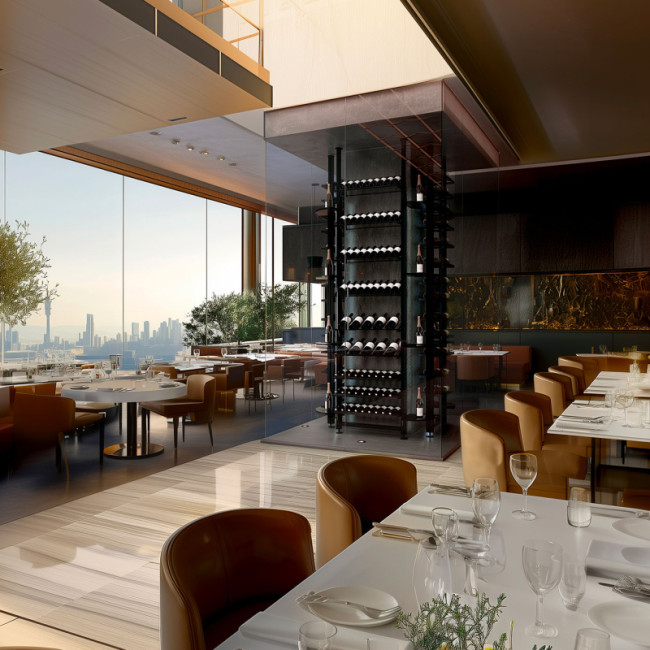 Innenarchitektur – Gestaltung von Weinvitrinen. Foto: Weinregale, die um eine Säule in der Mitte des Restaurant-Saals installiert sind.