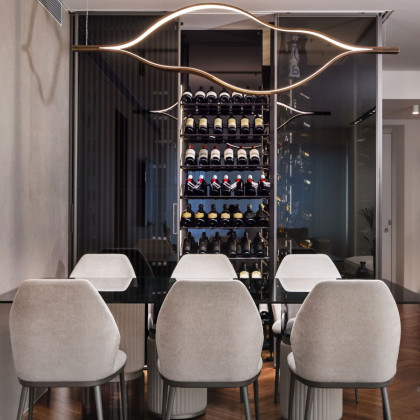 Stylish wine display area featuring EuroCave Modulo-X metal wine racks in Israel.